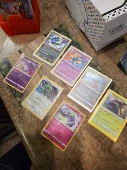 Pokemon TCG Random 7 Card Lot - Image 1