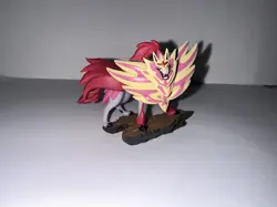 Shiny Zamazenta & Shiny Zacian Figures Premium Collection SET - Pokemon - Image 3