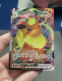 Flareon VMAX Ultra Rare SWSH07: Evolving Skies 018/203 NM - Image 1
