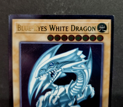 YuGiOh BLUE EYES WHITE DRAGON OP28-EN001 Ultimate Rare OTS Promo - Image 3