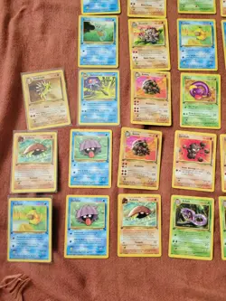 MASSIVE 1st Edition Pokemon Vintage Card Lot JUNGLE and FOSSIL - Image 2