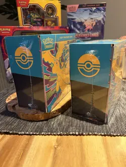 2 Stuck Pokemon ETB Top Trainer Boxen Erhabene Helden Neu OVP Sealed - Image 2