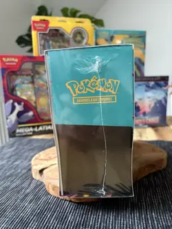 Pokemon ETB Top Trainer Box Erhabene Helden OVP Sealed Neu - Image 3