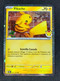 Pokemon - Pikachu 051/162 - Pokemon Day 2026 Promo - Cosmo Holo ITA - Image 1