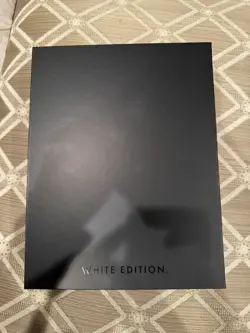 Vault X White Edition 4-Pocket Exo-Tec Zip Binder - 160 Cards - New - Image 3