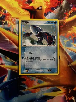 Pokemon 2005 Kyogre 6/106 EX Emerald Holo LP - Image 1