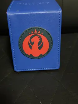 *USED* Magic: The Gathering - Guilds of Ravnica Alcove Flip/Deck Box (Izzet) - Image 1