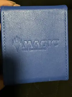 *USED* Magic: The Gathering - Guilds of Ravnica Alcove Flip/Deck Box (Izzet) - Image 2