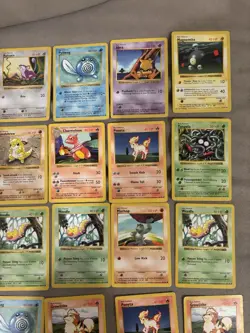 Pokemon TCG 25 card Shadowless lot - Image 3