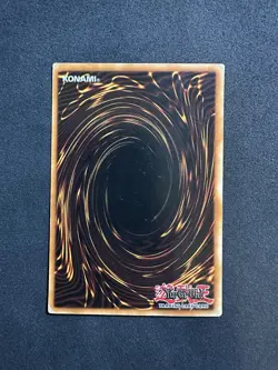 2002 Yugioh DDS-002 Dark Duel Stories Promo Dark Magician Prismatic Secret Rare - Image 4