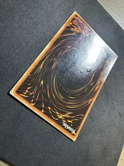 2002 Yugioh DDS-002 Dark Duel Stories Promo Dark Magician Prismatic Secret Rare - Image 5
