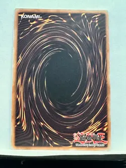 Majestic Red Dragon CT07-EN001 2010 Collectors Tins Secret Rare - Image 2