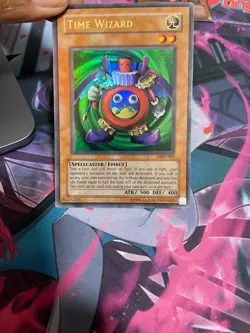 YUGIOH - TIME WIZARD - ULTRA RARE - UNLIMITED - MRD - LP *ORIGINAL* - Image 1