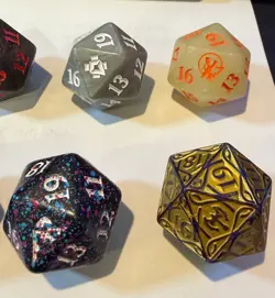MTG Oversized Spindown Dice Lot (10) – Kaldheim + Mixed Sets – 30mm WotC - Image 3