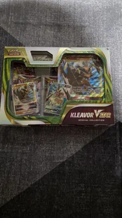 Pokemon TCG Kleavor VSTAR Special Collection Box Sealed - Image 1