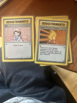 12 Italian Language Pokemon Trainer and Energy Pokemon Card Base Set WOTC - Image 1