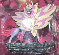 Pokemon Shiny Zamazenta V Crown Zenith, Premium Figure, Pin, and Sleeves - Image 4