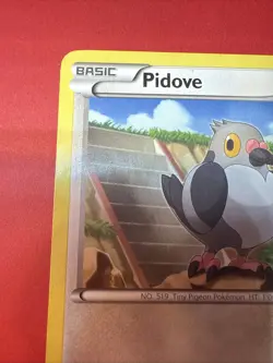 2011 Black & White Base Set Pidove 84/114 - Image 2