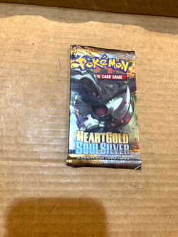 Pokemon Heart Gold Soul Silver 10-Cards Booster Pack Sealed - Image 1