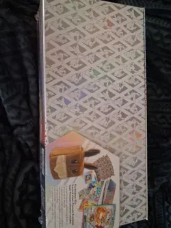 POKEMON SCARLET VIOLET PRISMATIC EVOLUTIONS SUPER PREMIUM COLLECTION BOX - Image 2
