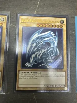 Yu-Gi-Oh Blue-Eyes White Dragon OP28-EN001 Ultimate Rare Playset Great Condition - Image 3