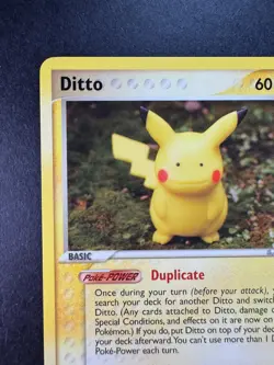 2005 Pokemon Ditto (Pikachu) 39/113 Delta Species Non-Holo Regular - Image 2