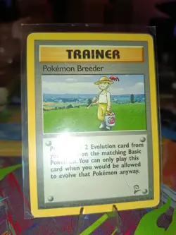 Pokemon Breeder Zuchter Vintage aus Base Set 2 Rare Trainer 105/130 - Image 1