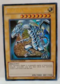 YUGIOH BLUE EYES WHITE DRAGON LC01-EN004 ULTRA PLAYED - Image 1
