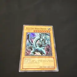 Blue-Eyes White Dragon - SKE-001 - Super Rare - Unlimited Edition - Heavily Play - Image 1