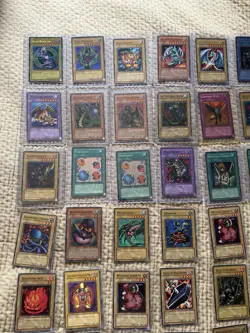 Yu-Gi-Oh 100 Card Lot LOB/SDK/SDY Era – Dark Magician + More (Mixed Condition) - Image 4