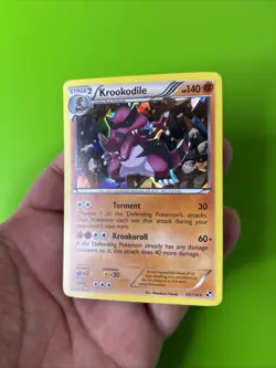 Krookodile 65/114 Black & White Cracked Ice Holo Pokemon Card LP+ - Image 3