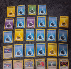 Pokemon TCG Card Lot of 90 (Vintage) BASE ONLY MP-NM. 21 Energy/19 Trainer Card - Image 4