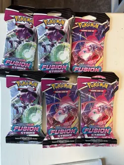 Pokemon TCG: Sword & Shield-Fusion Strike Sleeved Booster Pack (10 Cards) - 6 PK - Image 1