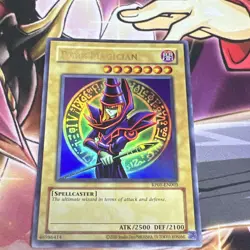 Yu-Gi-Oh! TCG Dark Magician Retro Pack RP01-EN003 Unlimited Edition Ultra Rare - Image 1