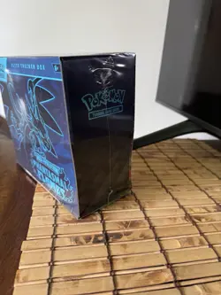 Pokemon TCG Phantasmal Flames Elite Trainer Box Sealed - Image 2