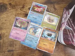 Pokemon Card Bulk Lot of 1000 Cards with Lunch Box Tin - Image 2