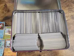 Pokemon Card Bulk Lot of 1000 Cards with Lunch Box Tin - Image 4