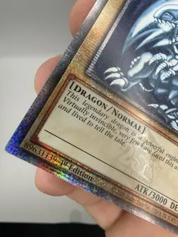 Blue Eyes White Dragon MP24-EN001 Dueling Mirrors Quarter Century Secret Rare - Image 4