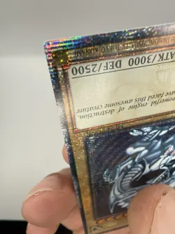 Blue Eyes White Dragon MP24-EN001 Dueling Mirrors Quarter Century Secret Rare - Image 5