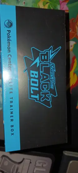 Pokemon Center - Pokemon TCG Black Bolt and White Flare ETB Set + acrilic case - Image 2