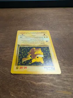 Pikachu 16 Black Star Promo WOTC Pokemon Card 1999 - Ivy - Image 5