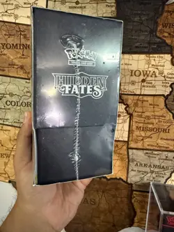 Pokemon TCG: Hidden Fates Elite Trainer Box 820650804731 - Image 4