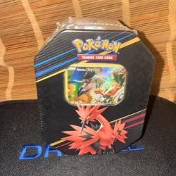 Pokemon Crown Zenith Tin Zapdos 2023 - Image 1