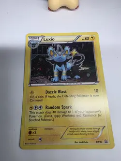 Pokemon TCG Luxio Black White BW34 Promo Cosmo Holo Swirl - Image 2
