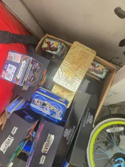 Pokemon card lot + sports cards box - Image 2