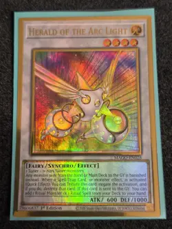 Yugioh Herald Of The Arc Light MAGO-EN028 Gold Rare 1st Ed NM - Image 1