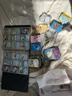 Huge 1990s-early 2000s Vintage Pokemon Lot! 700+ Cards! Read Description!!! - Image 1