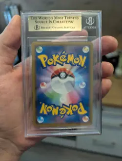 Pikachu Revers Holo BECKETT 9,5 GEM MINT Pokemon 25TH Anniversary s8a 2021 JPN - Image 2