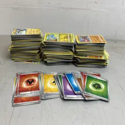 Pokemon TCG job lot 500+ cards shiny base and energy unchecked house find - Image 1