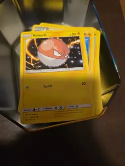 Pokemon TCG Bulk lot in 3 tins 100s of cards - Image 3